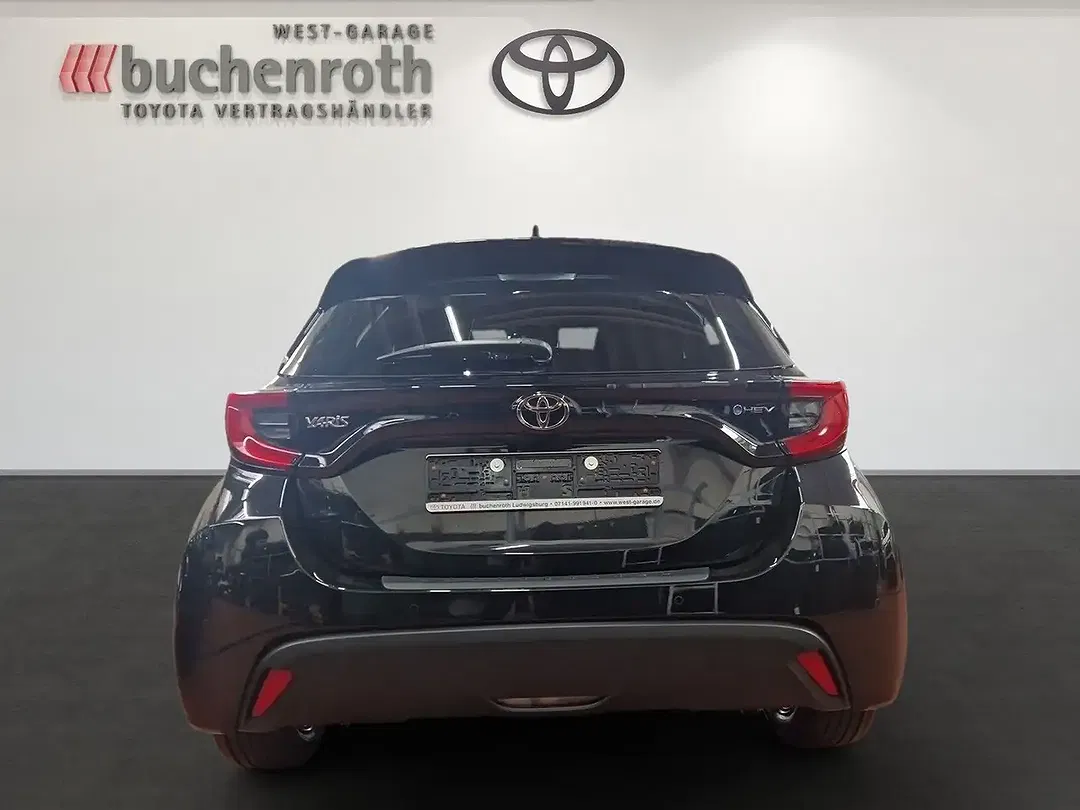 Toyota Yaris - Thumbnail 6