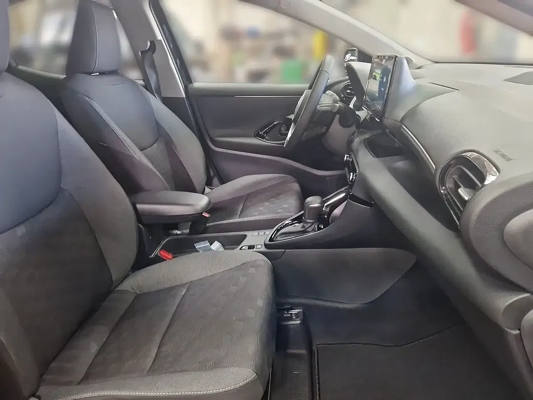 Toyota Yaris - Thumbnail 9
