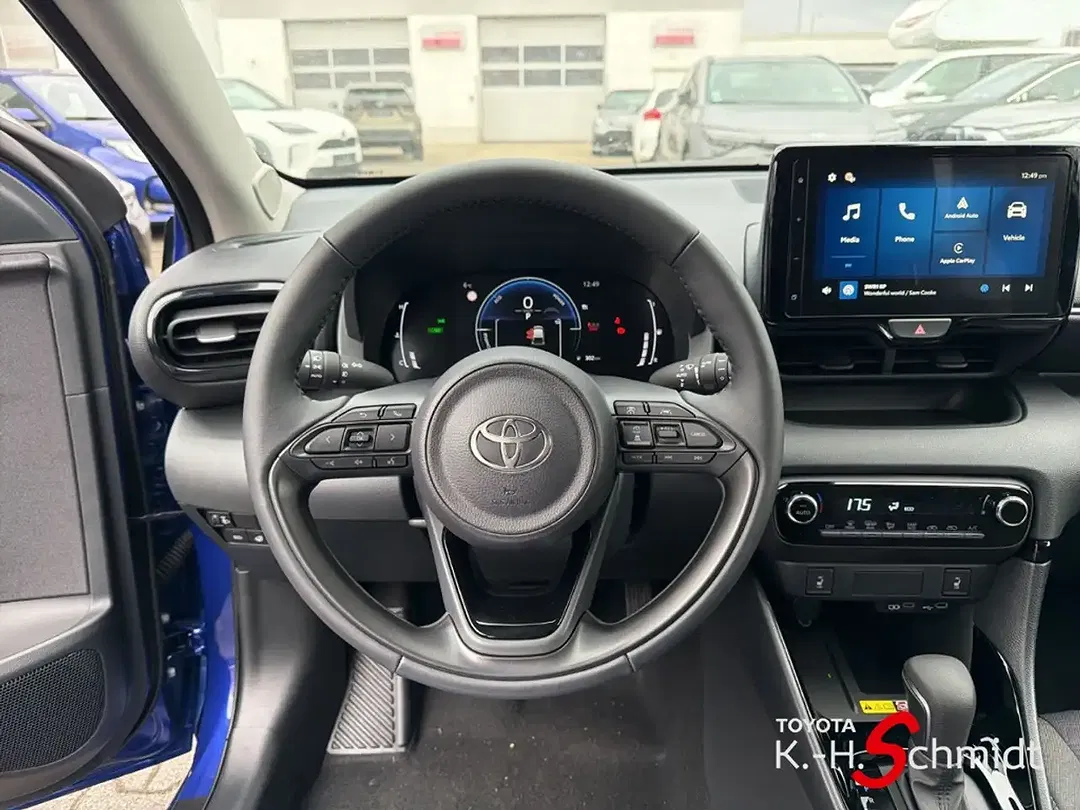 Toyota Yaris - Thumbnail 10