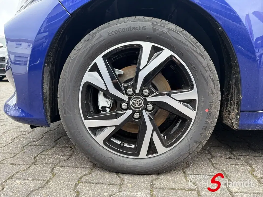 Toyota Yaris - Thumbnail 6