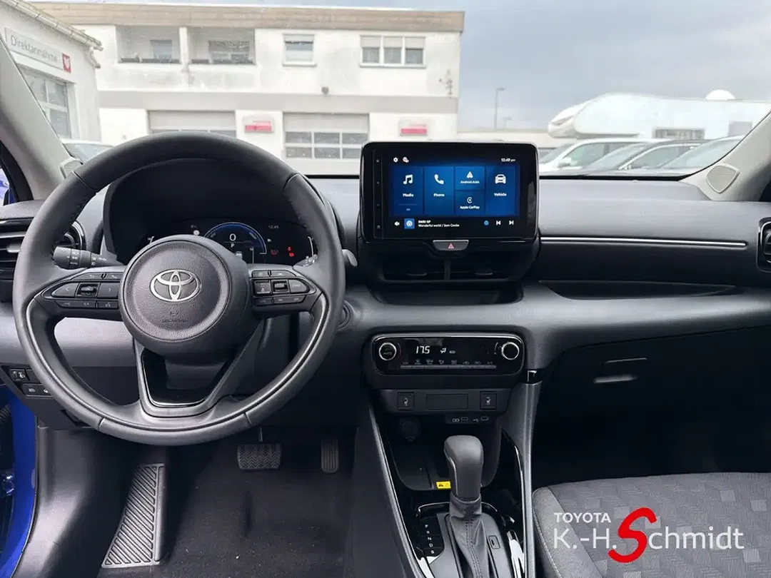 Toyota Yaris - Thumbnail 8