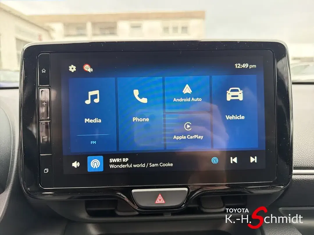 Toyota Yaris - Thumbnail 9