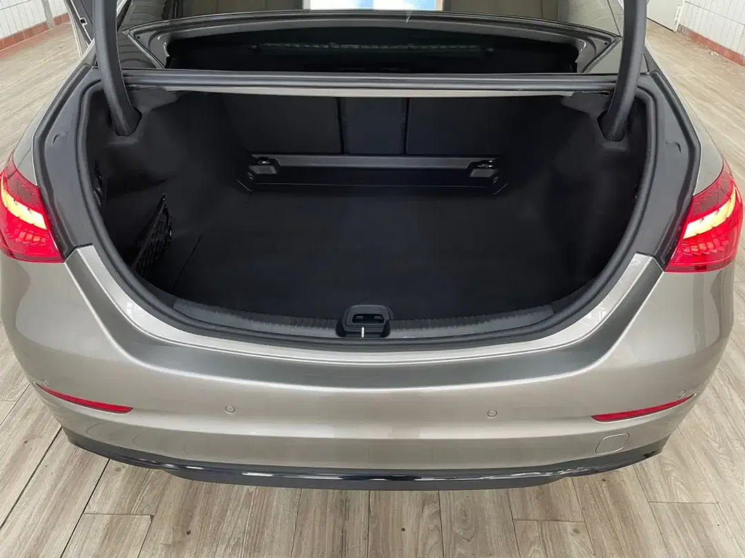 Mercedes-Benz C 300 - Thumbnail 12