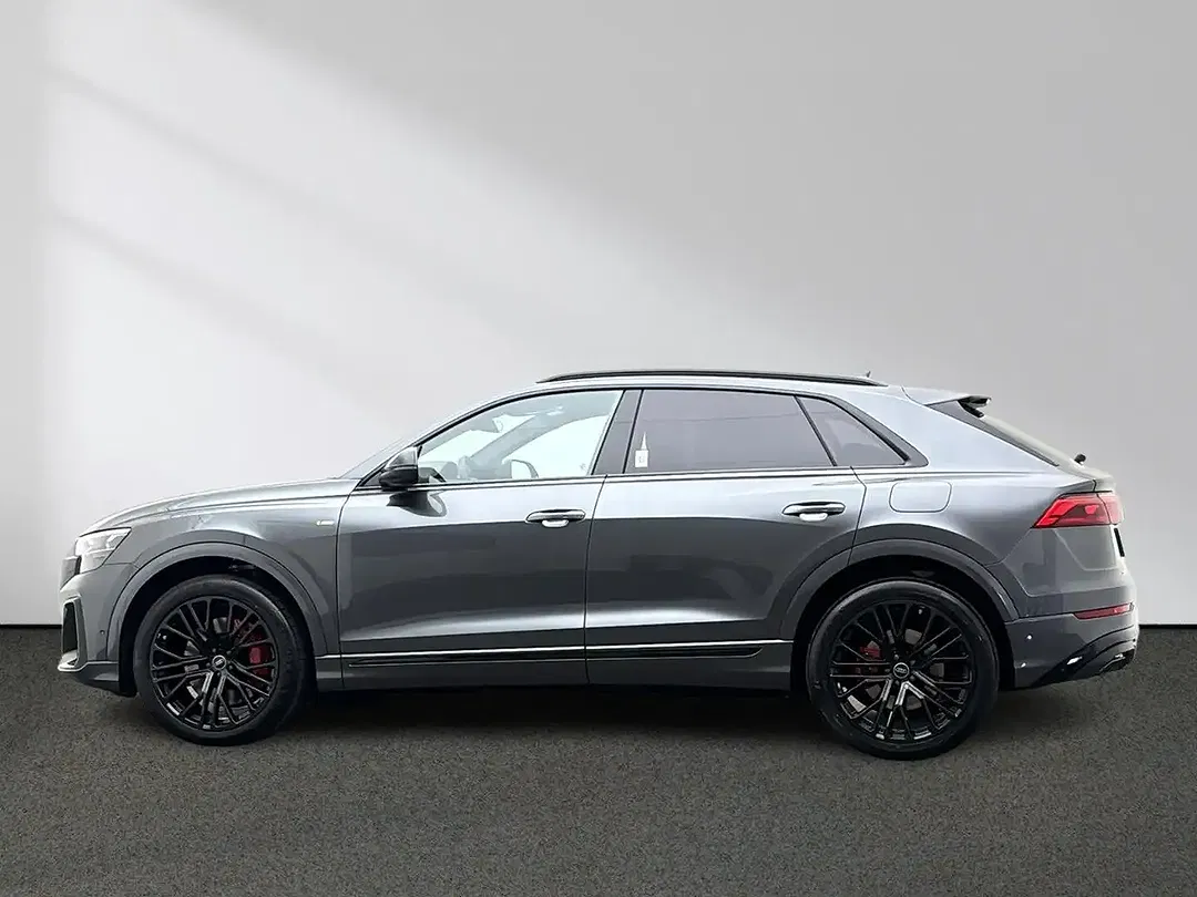 Audi Q8 - Thumbnail 2