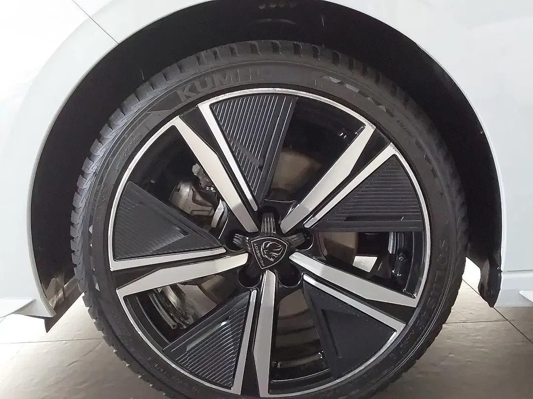 Peugeot 308 - Thumbnail 11
