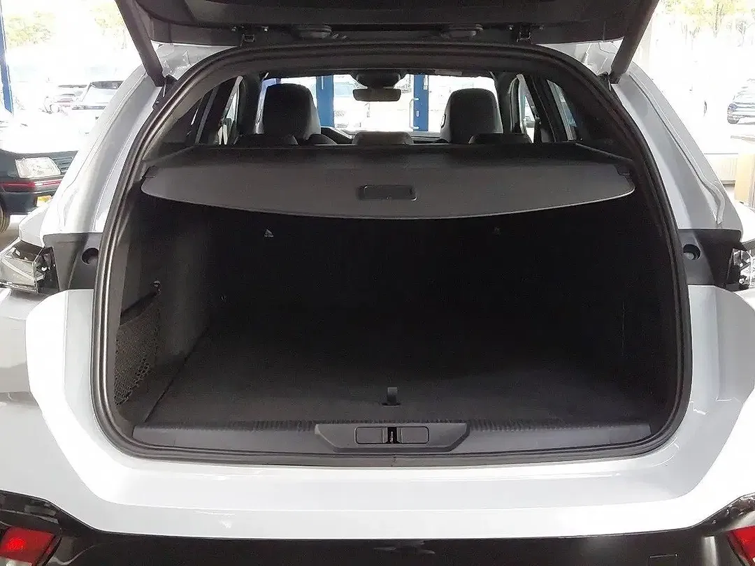 Peugeot 308 - Thumbnail 6