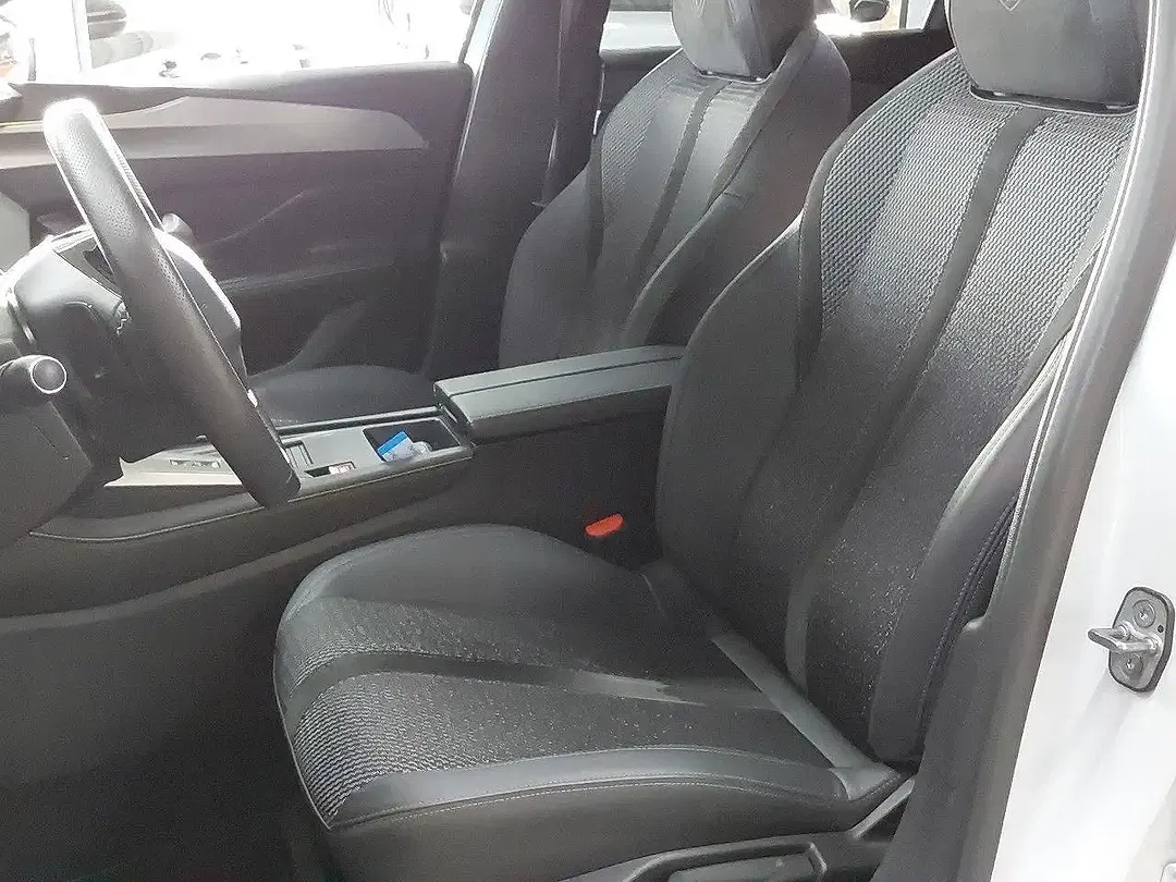 Peugeot 308 - Thumbnail 9