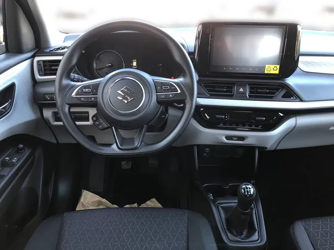 Suzuki Swift - Thumbnail 10