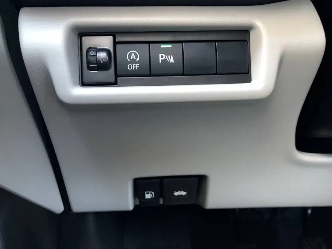 Suzuki Swift - Thumbnail 13