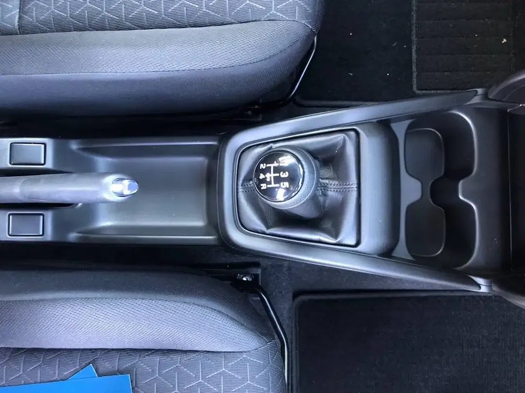 Suzuki Swift - Thumbnail 14