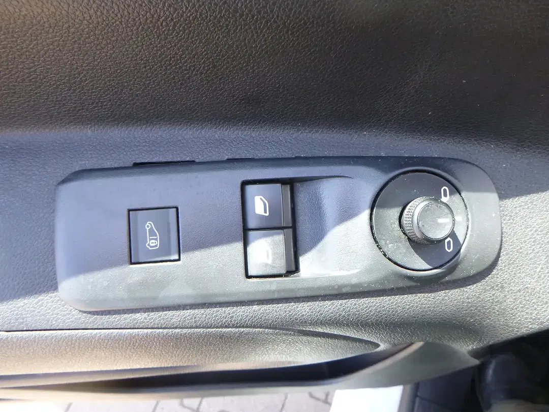Opel Combo - Thumbnail 4
