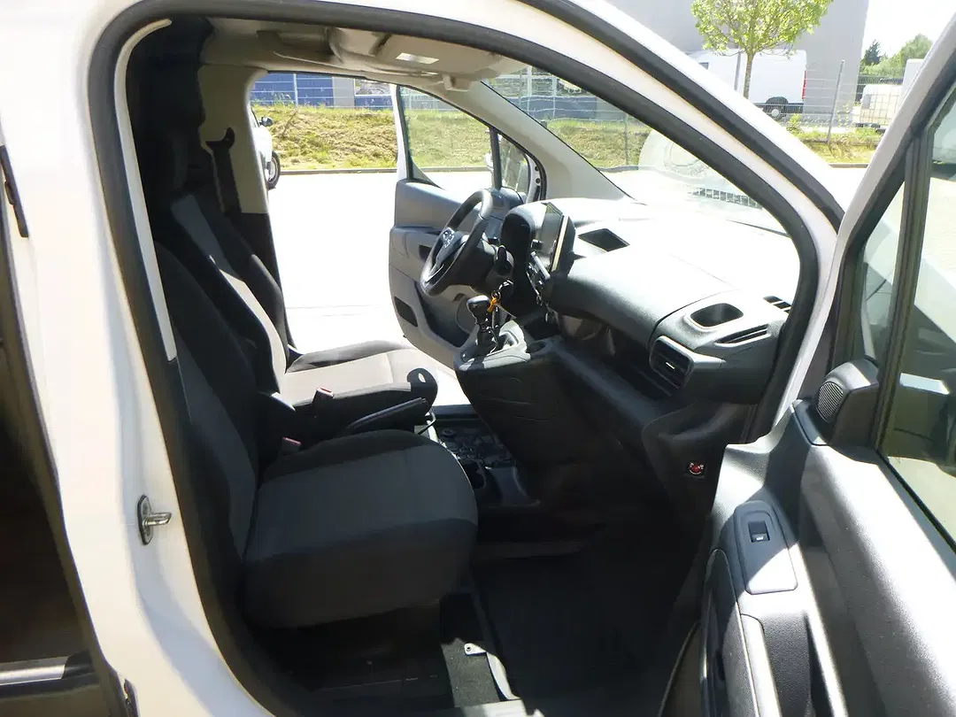 Opel Combo - Thumbnail 9