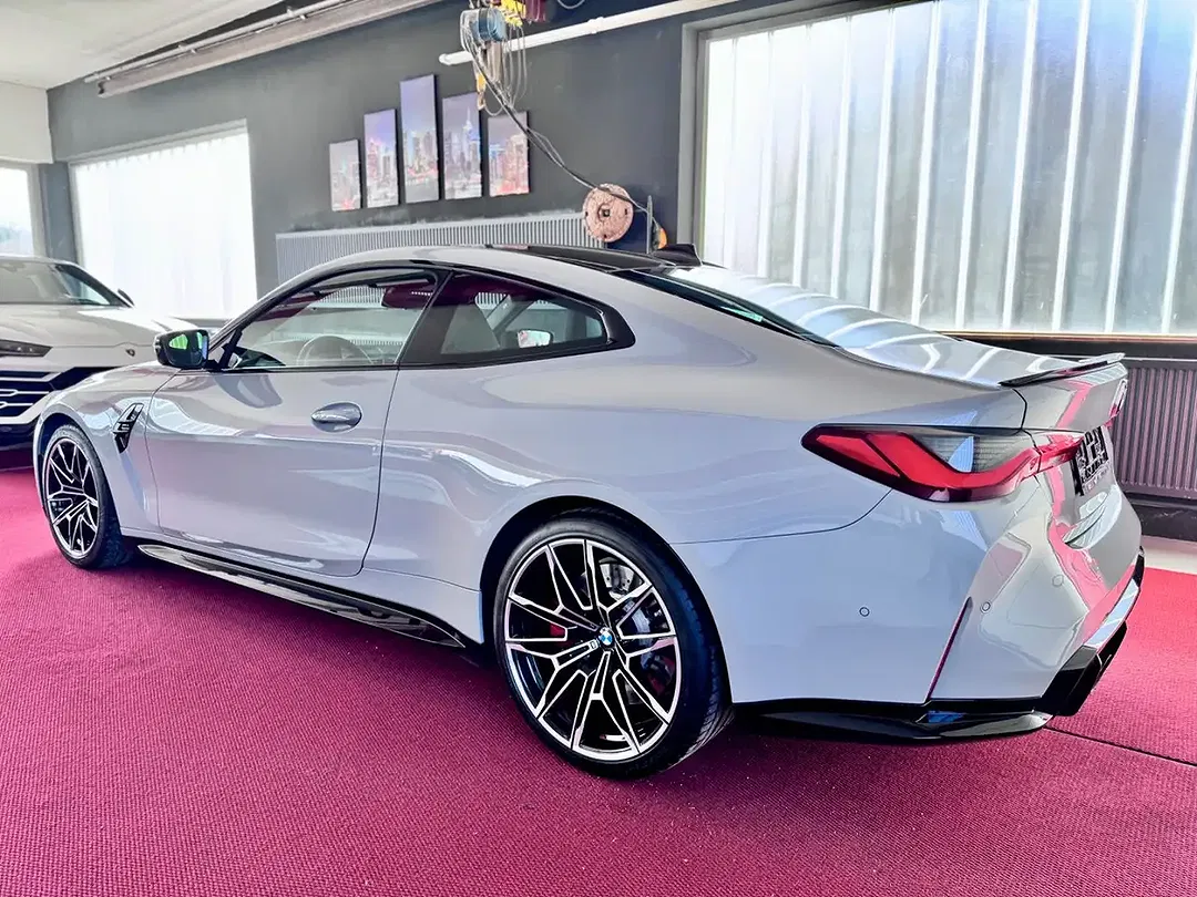 BMW M4 - Thumbnail 8
