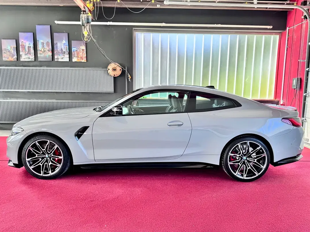 BMW M4 - Thumbnail 9