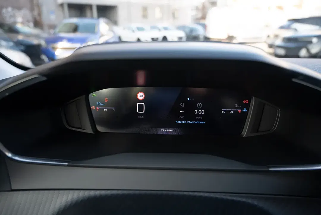 Peugeot 208 - Thumbnail 13