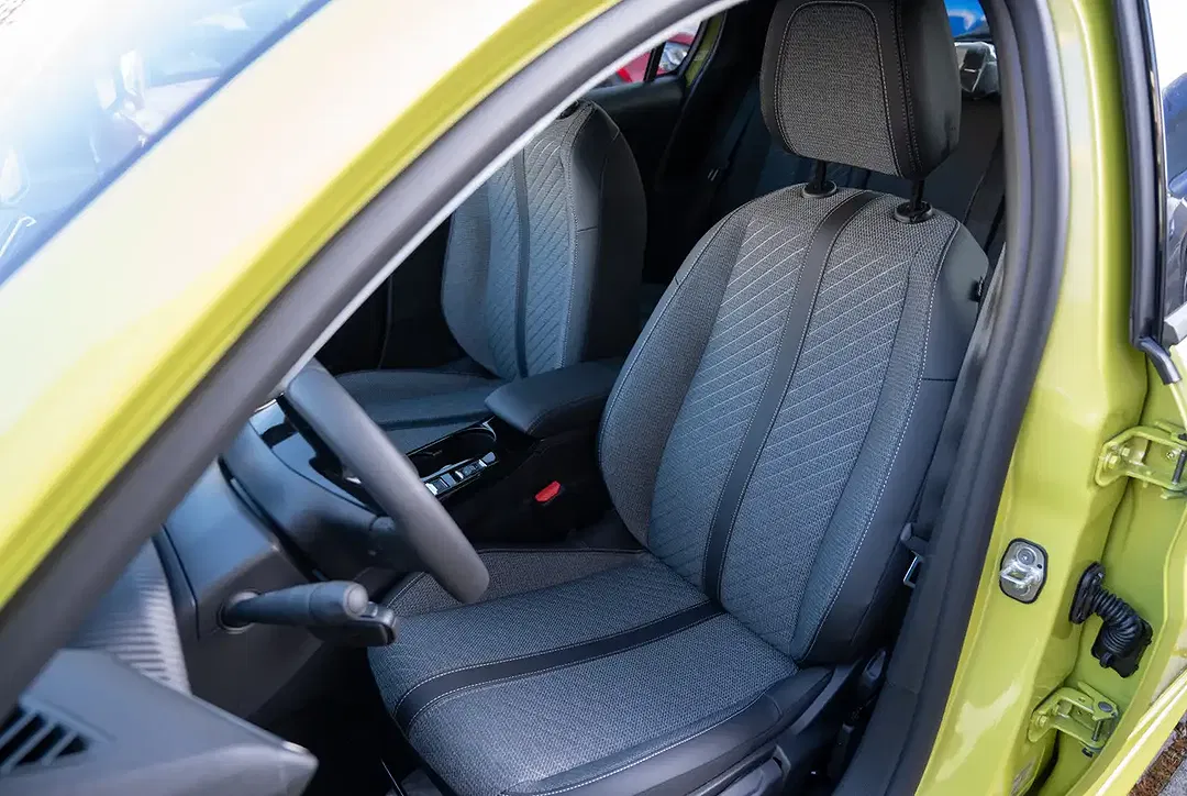 Peugeot 208 - Thumbnail 7