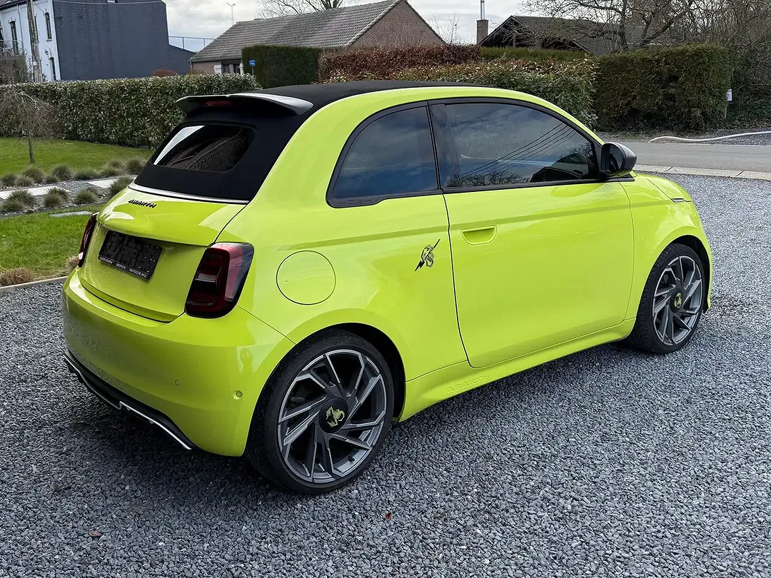 Abarth 500e - Thumbnail 3