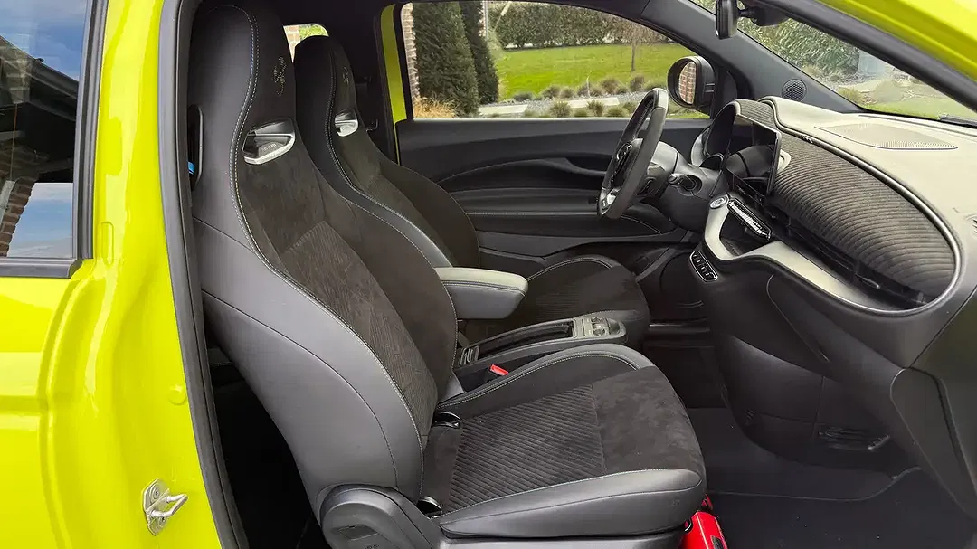 Abarth 500e - Thumbnail 8