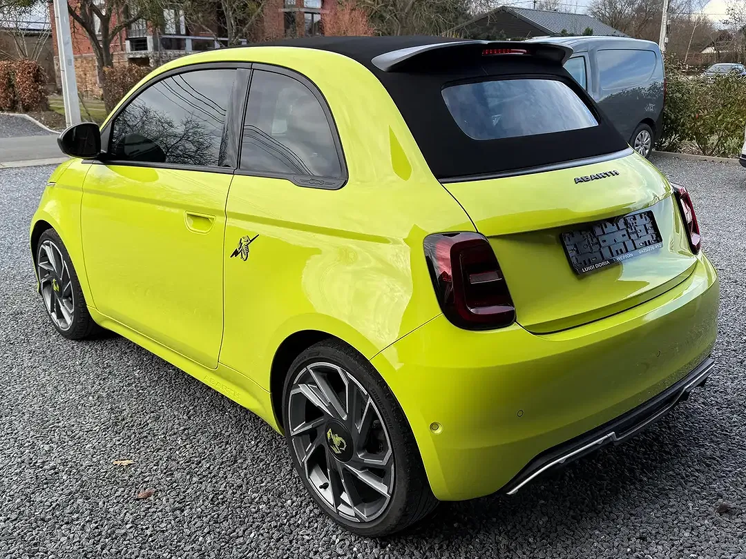 Abarth 500e - Thumbnail 9