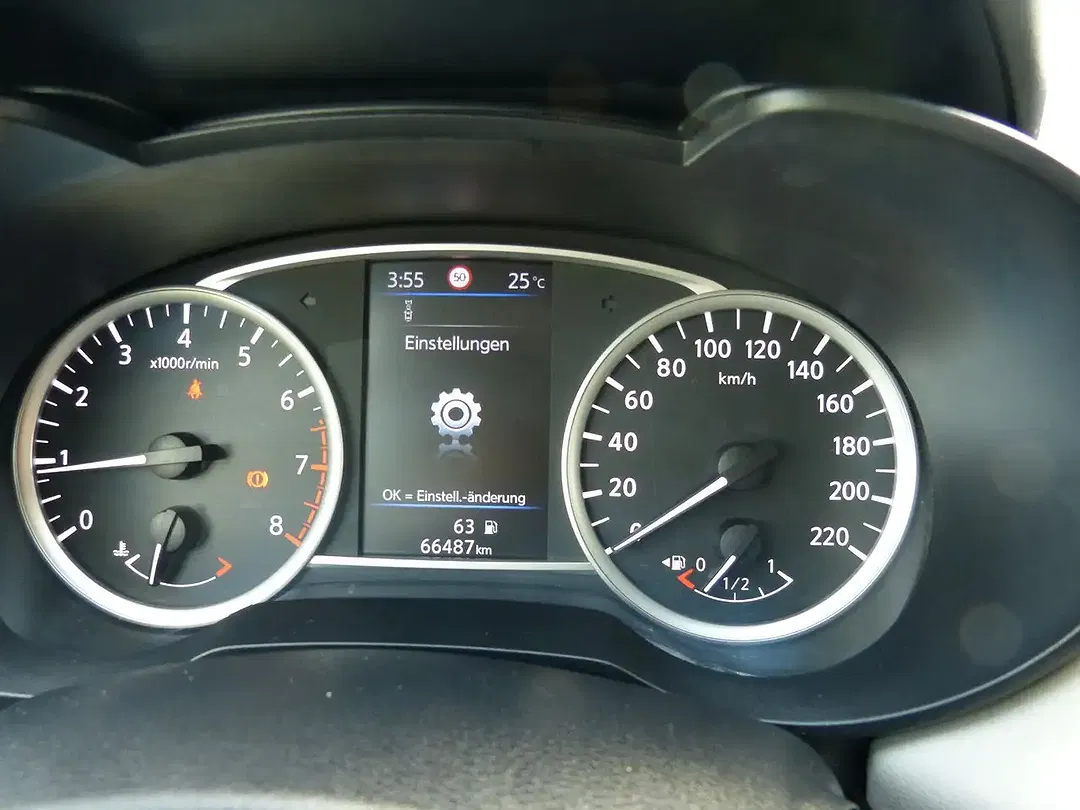 Nissan Micra - Thumbnail 6