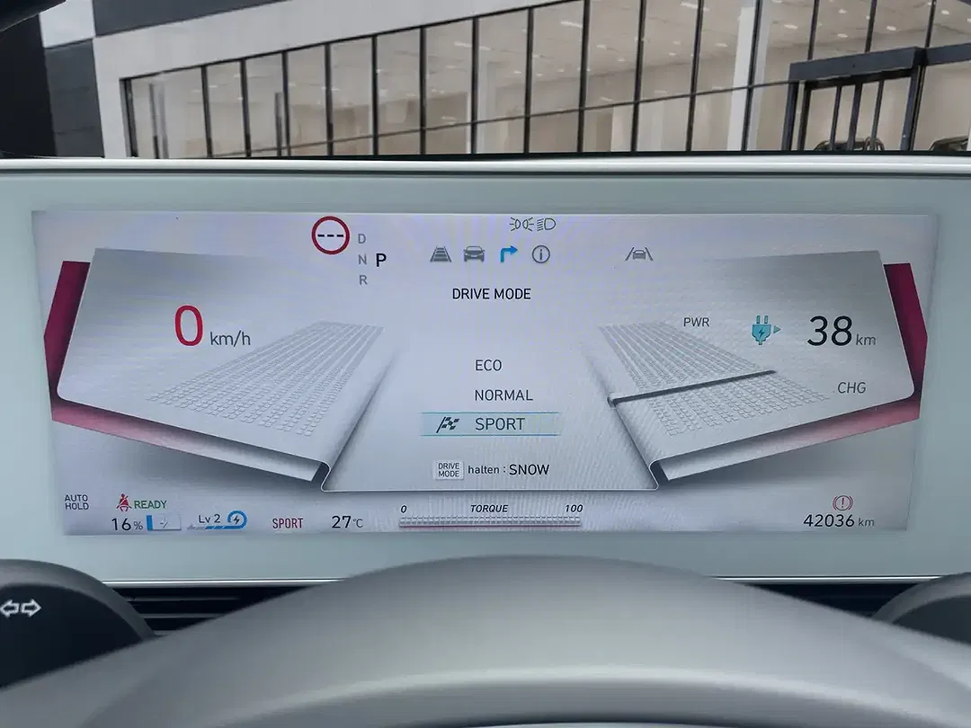 Hyundai IONIQ 5 - Thumbnail 15