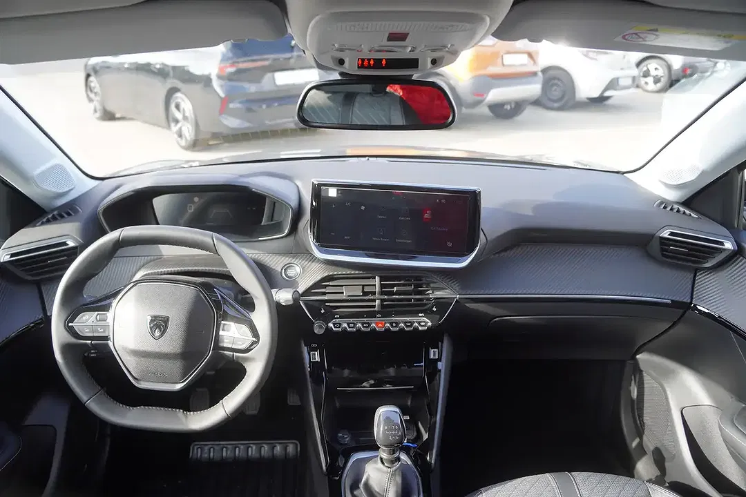 Peugeot 208 - Thumbnail 12
