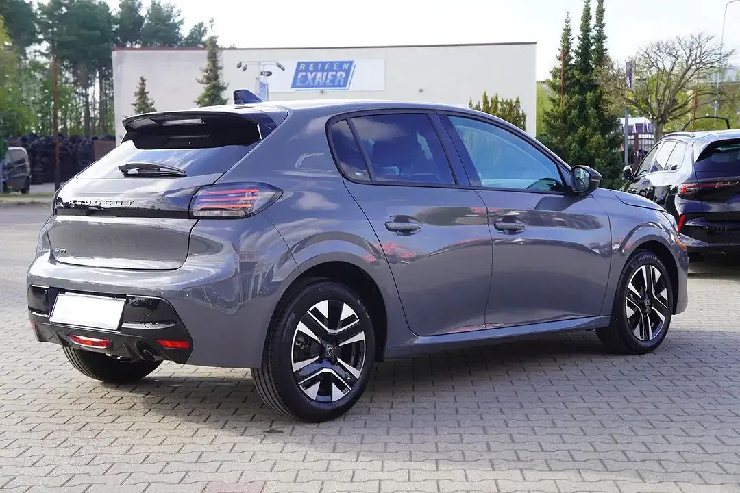 Peugeot 208 - Thumbnail 5