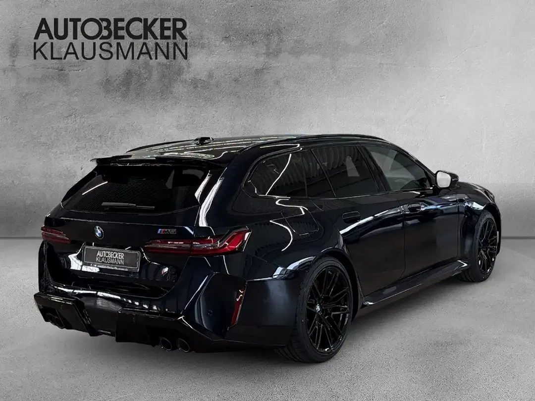 BMW M5 - Thumbnail 2