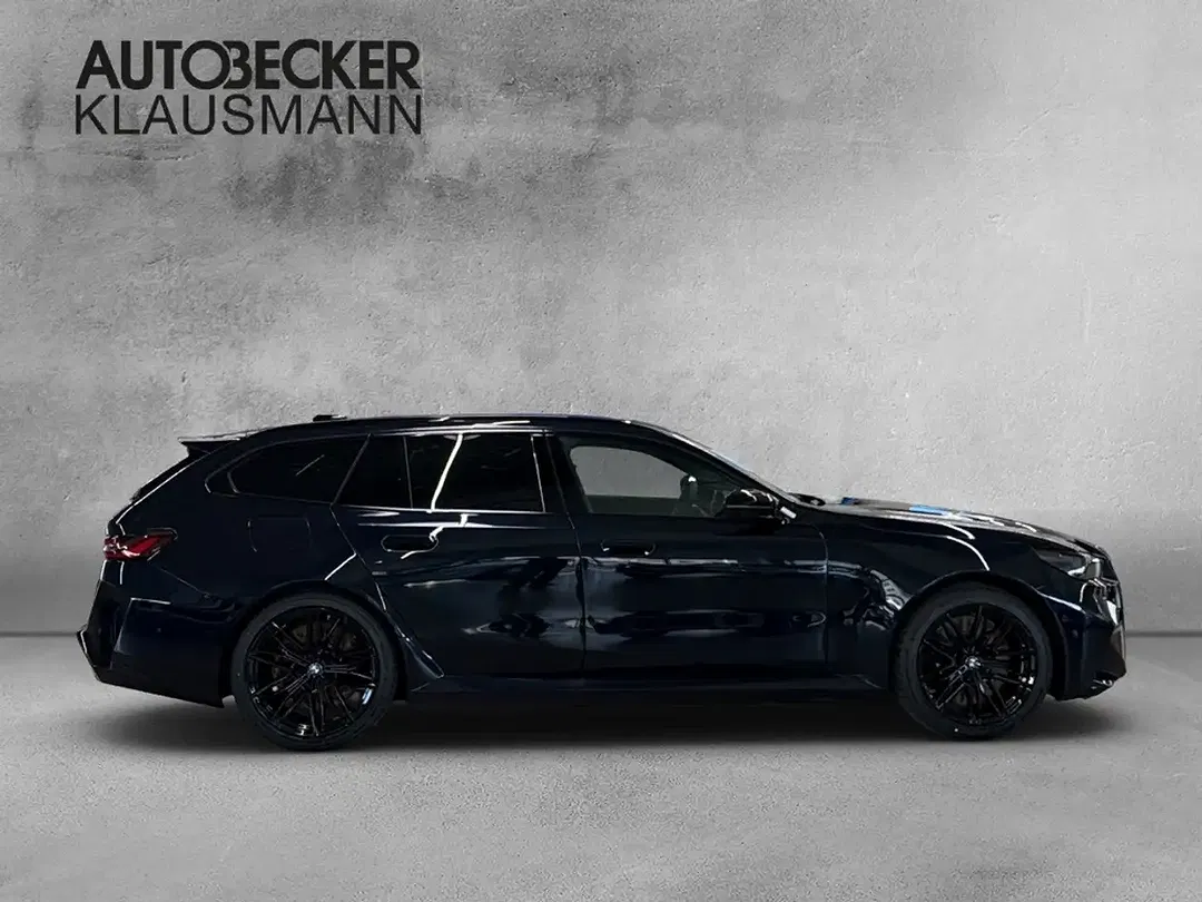 BMW M5 - Thumbnail 4