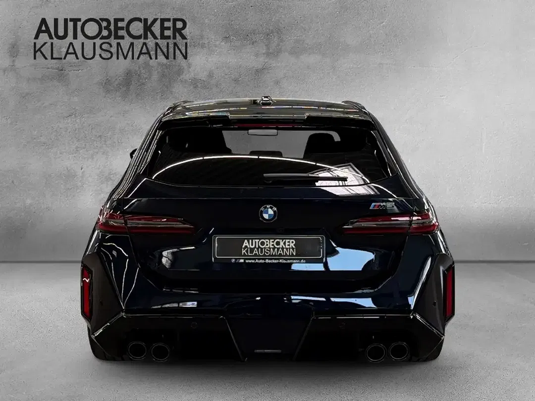 BMW M5 - Thumbnail 6