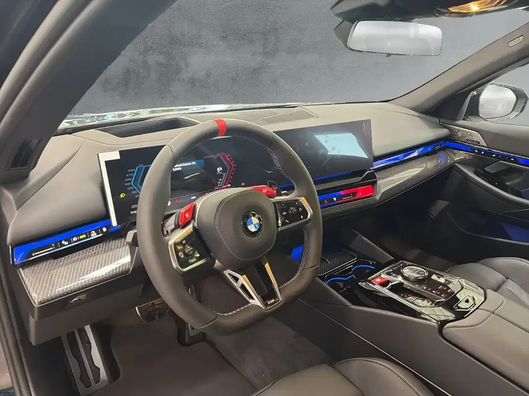 BMW M5 - Thumbnail 9