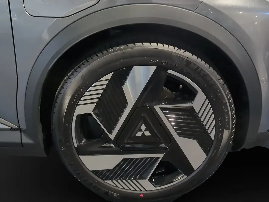 Mitsubishi Eclipse Cross - Thumbnail 9