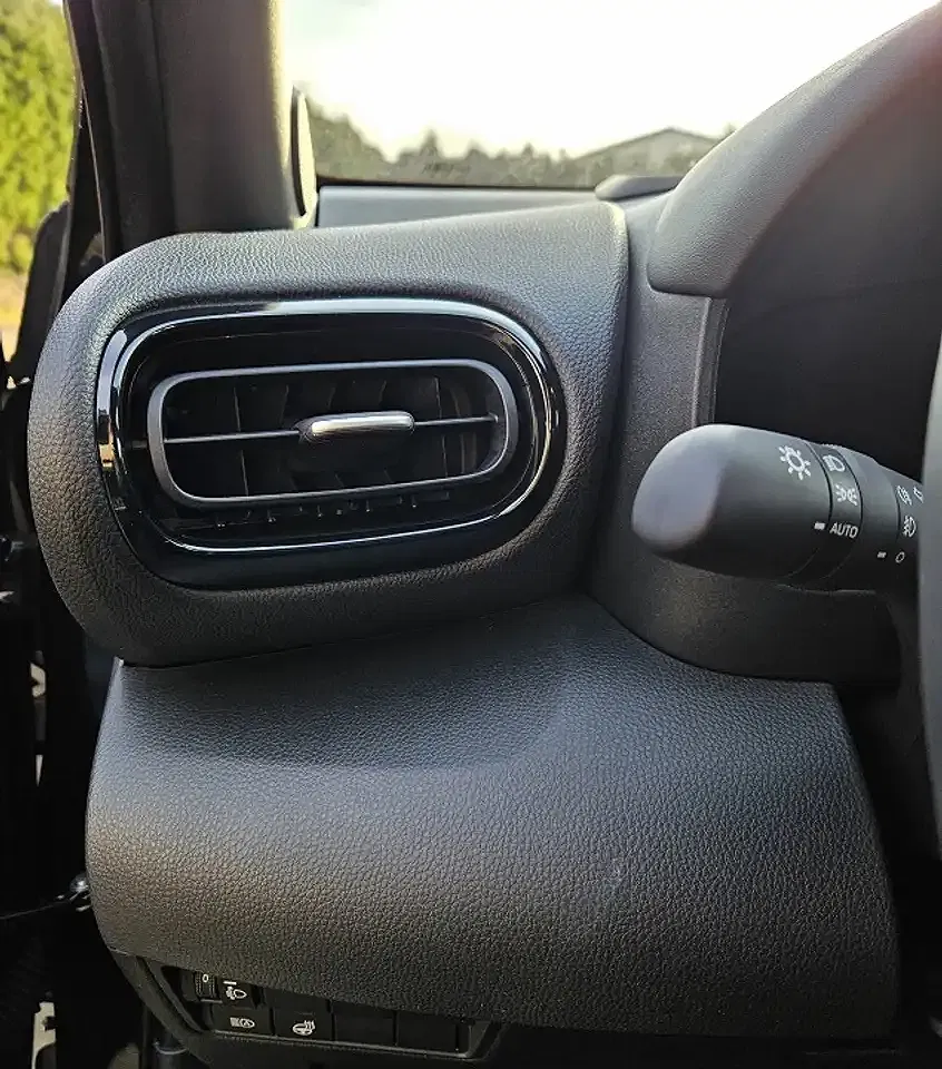 Mazda 2 - Thumbnail 6
