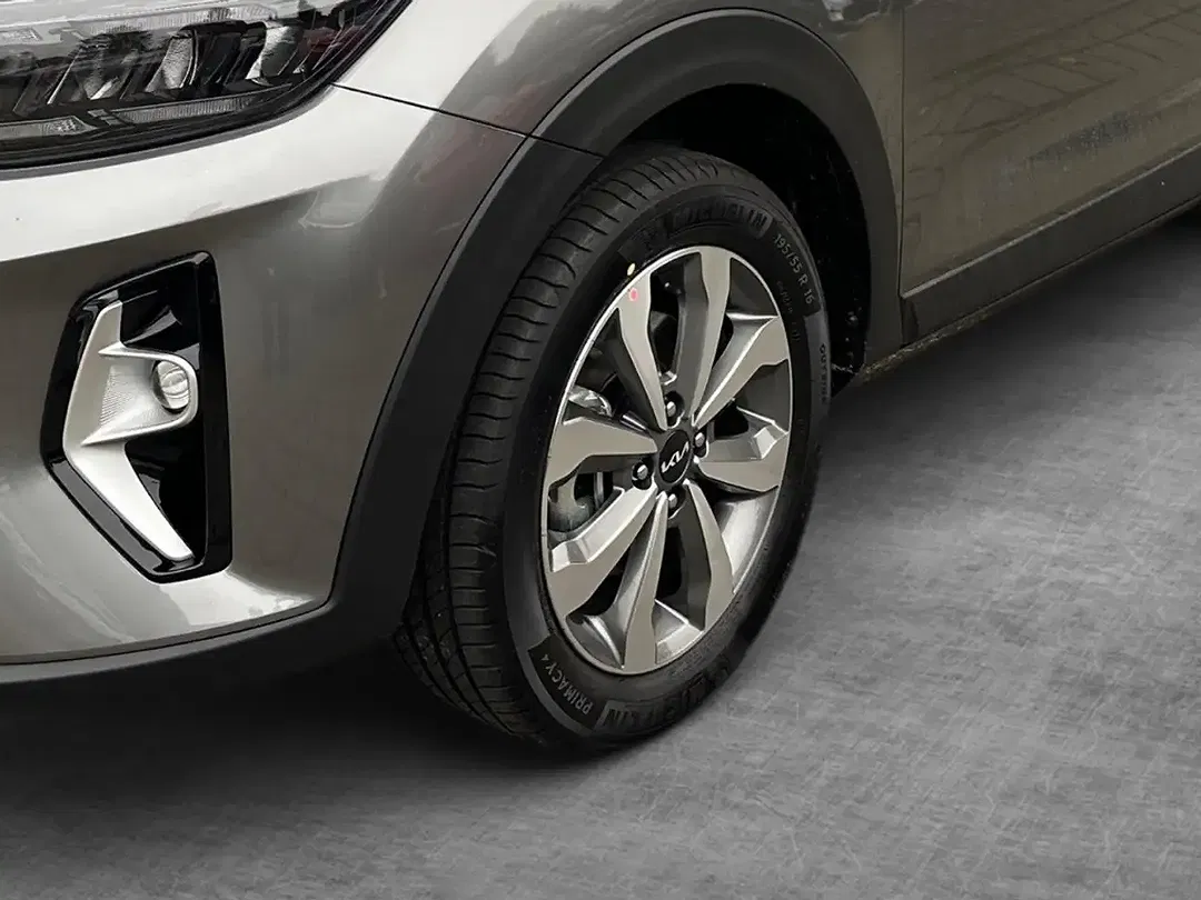Kia Stonic - Thumbnail 11