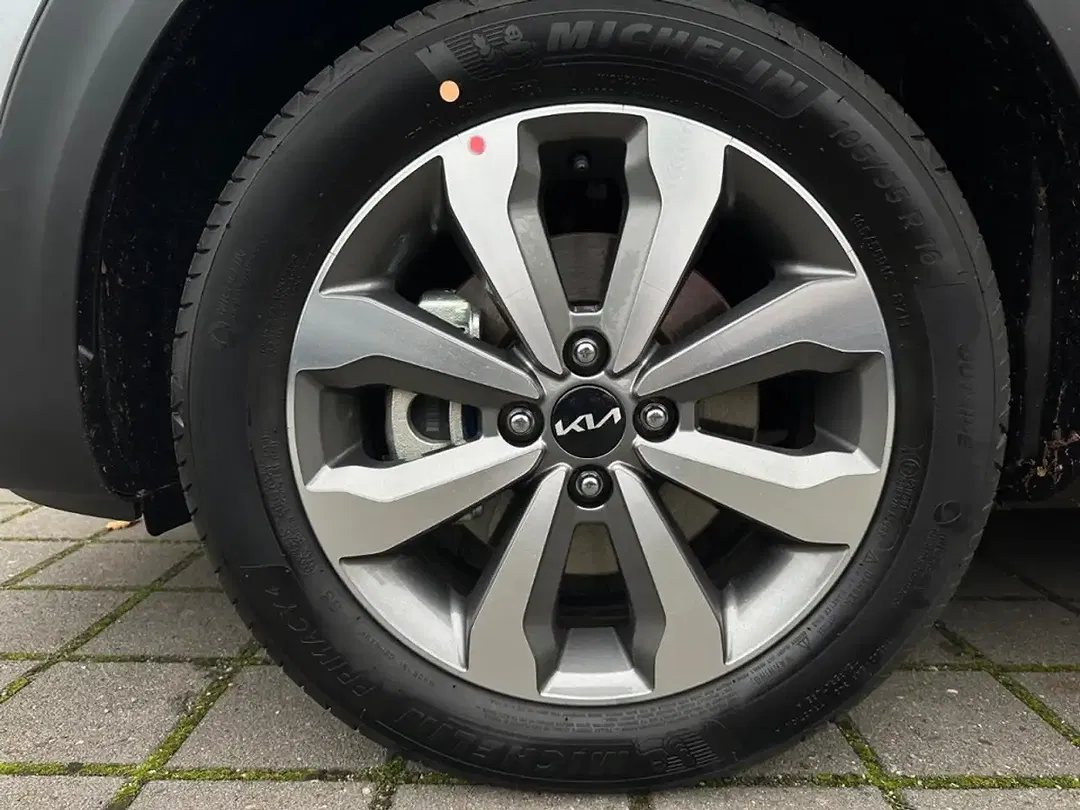 Kia Stonic - Thumbnail 12