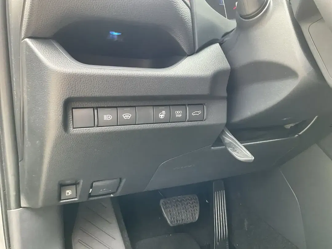 Toyota RAV 4 - Thumbnail 10