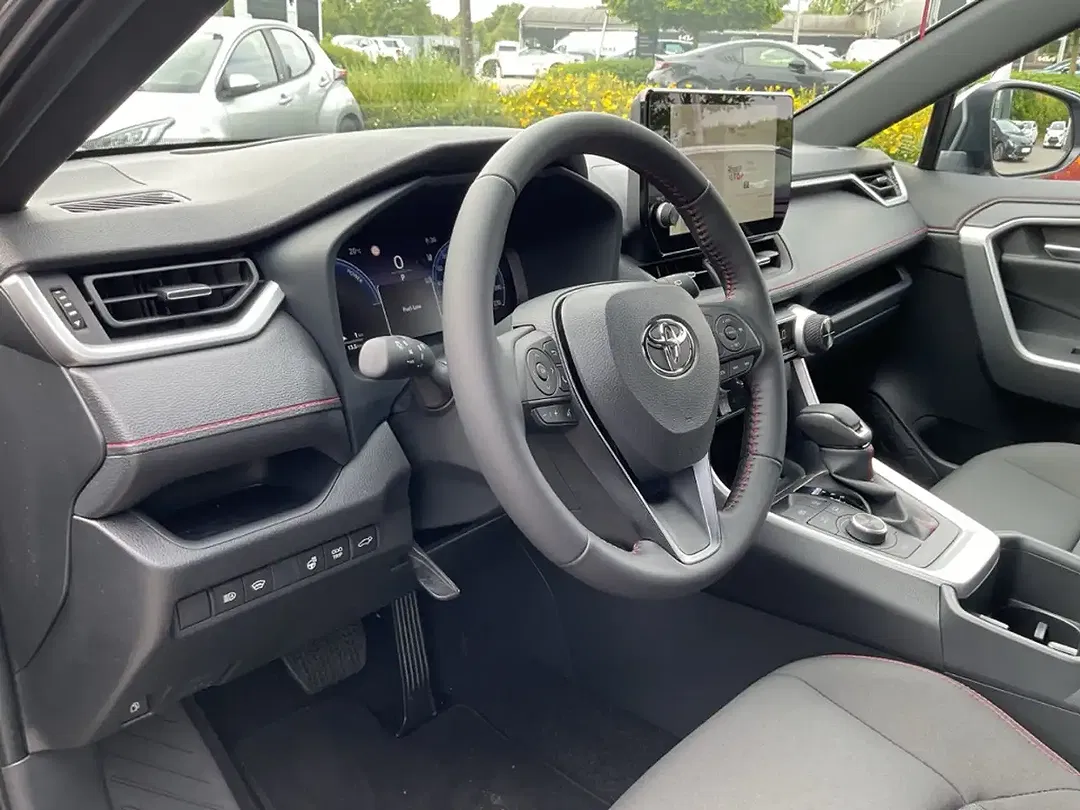 Toyota RAV 4 - Thumbnail 9