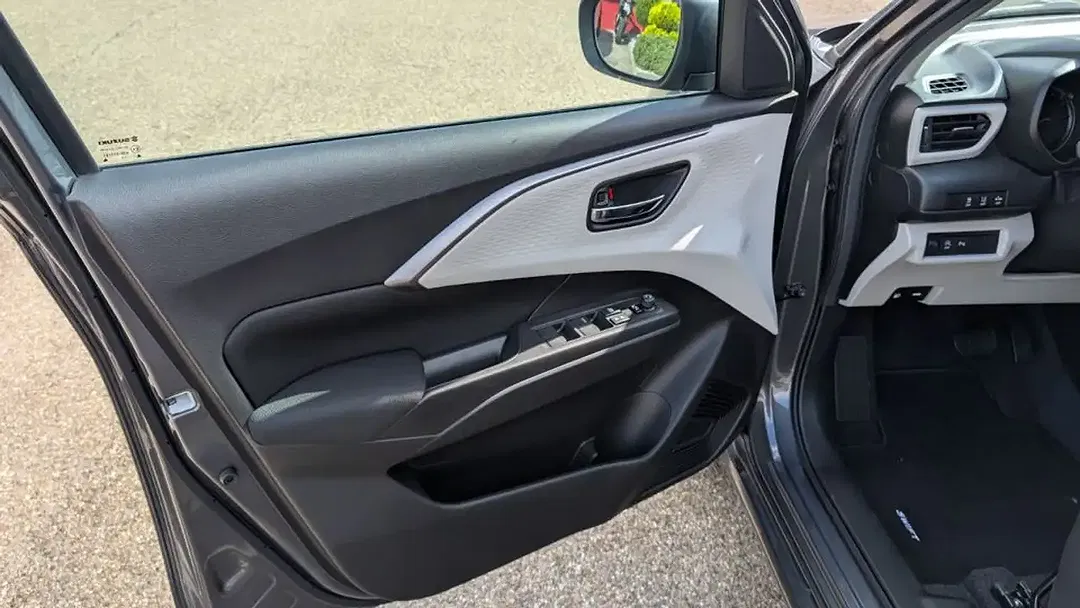 Suzuki Swift - Thumbnail 10