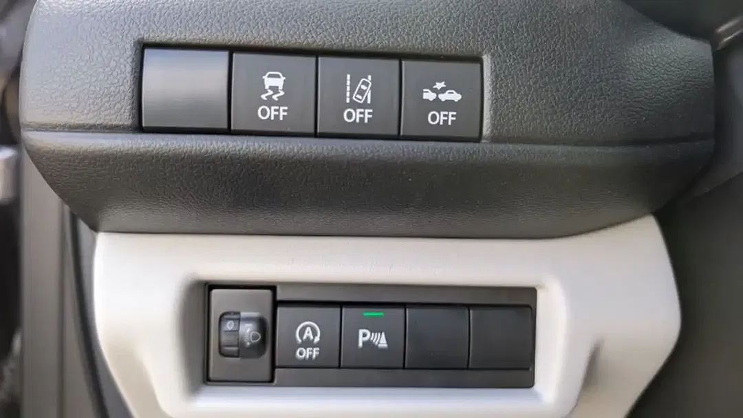 Suzuki Swift - Thumbnail 14