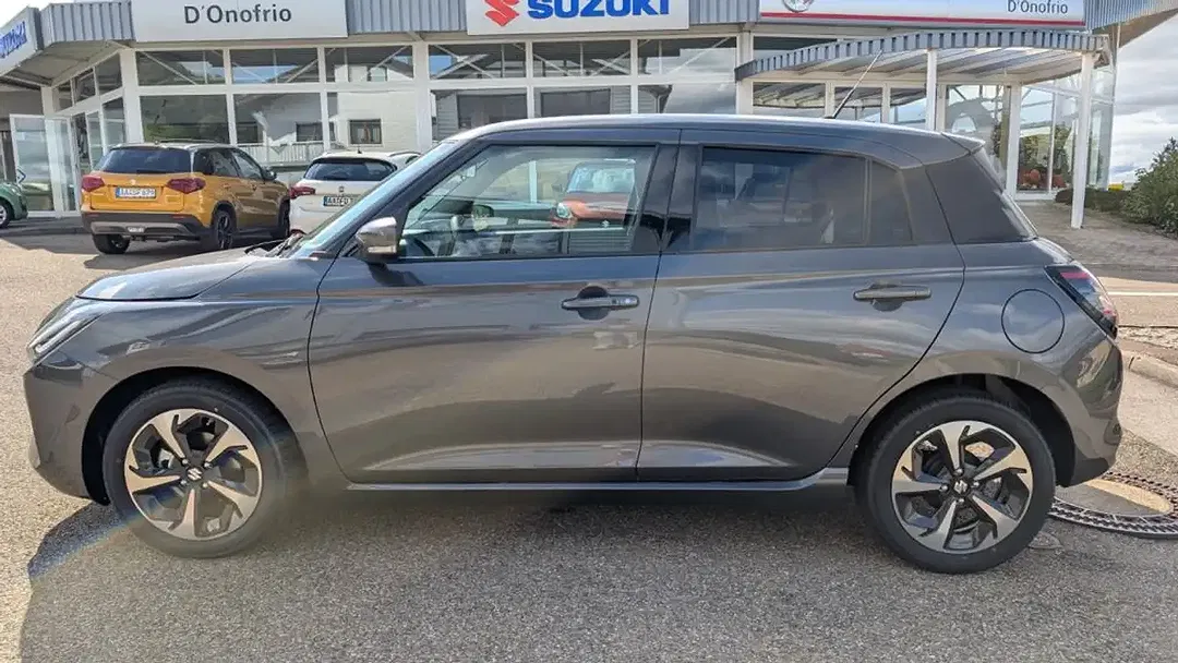 Suzuki Swift - Thumbnail 3