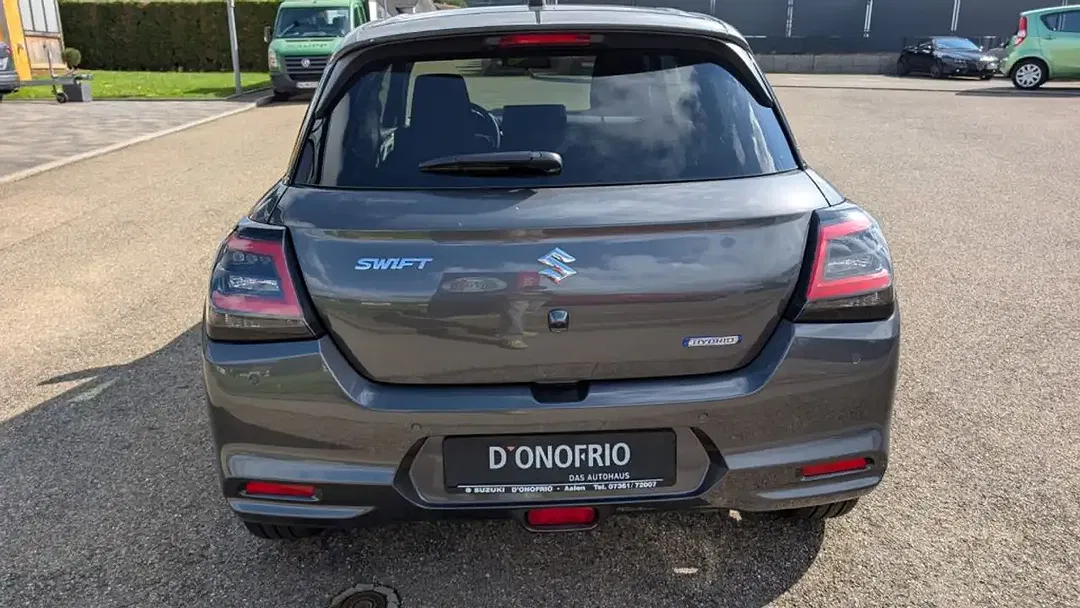 Suzuki Swift - Thumbnail 5
