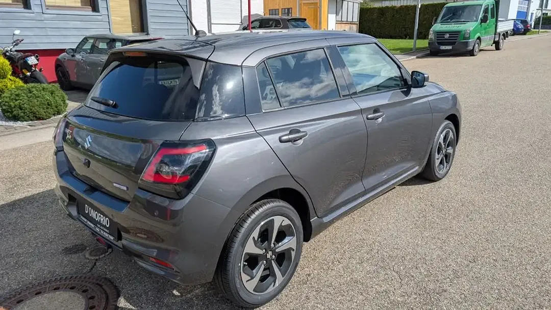 Suzuki Swift - Thumbnail 6