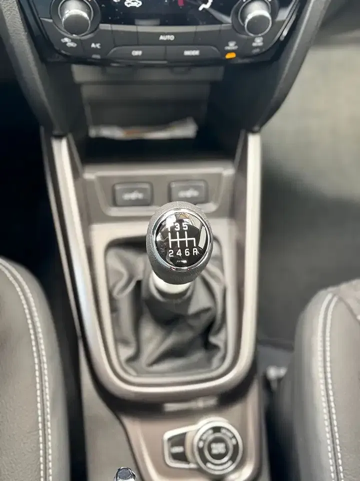 Suzuki Vitara - Thumbnail 12