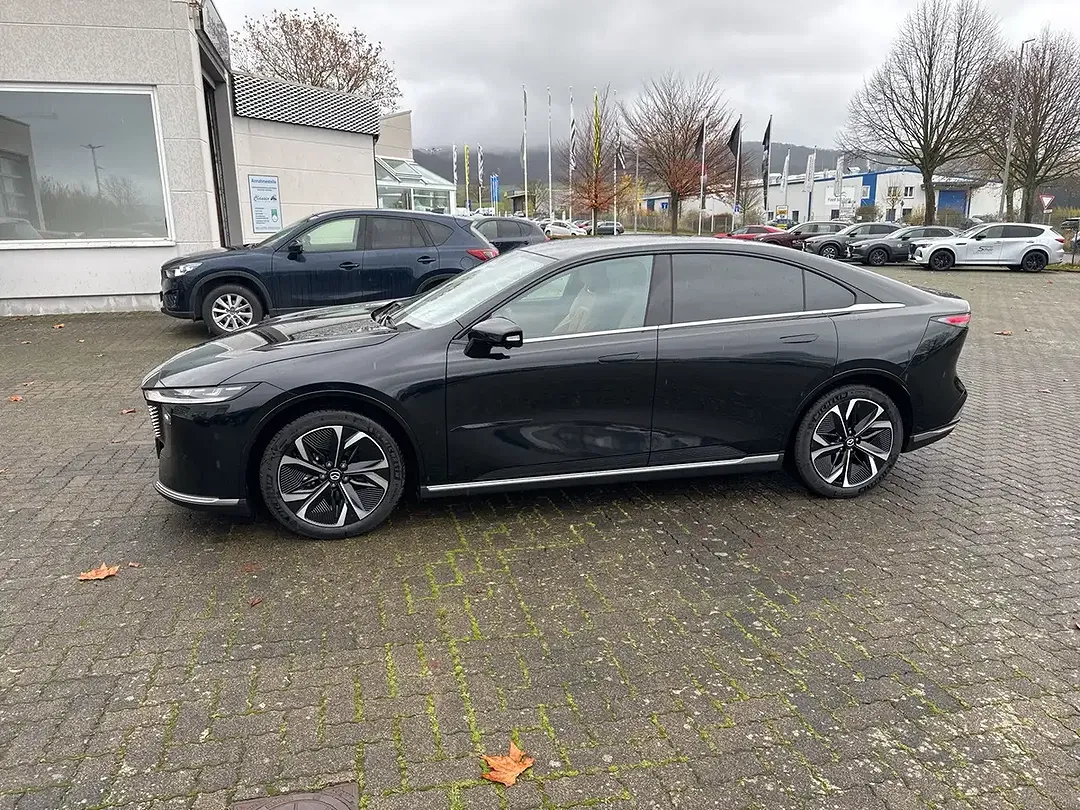 Mazda 6e - Thumbnail 2