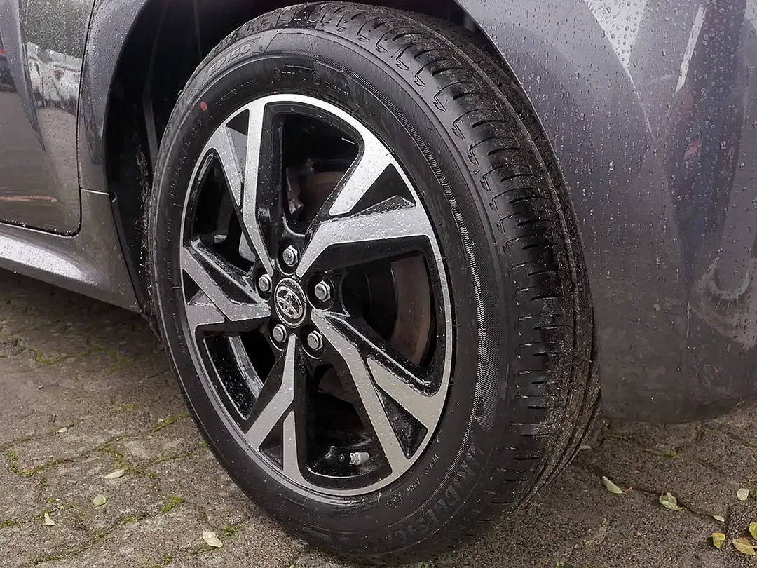 Toyota Yaris - Thumbnail 12