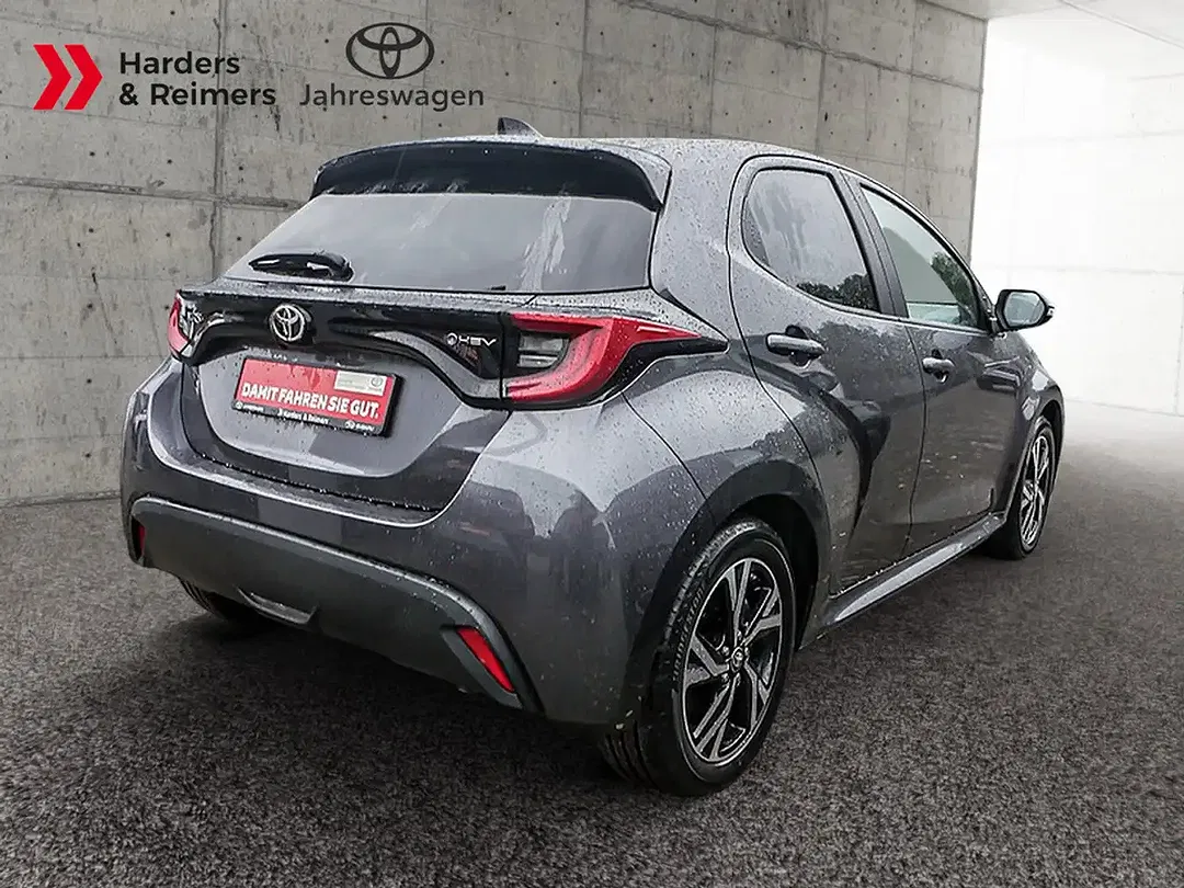 Toyota Yaris - Thumbnail 3