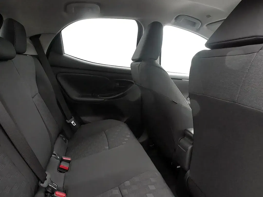 Toyota Yaris - Thumbnail 7