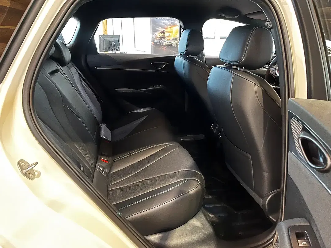 BYD Seal 6 - Thumbnail 13