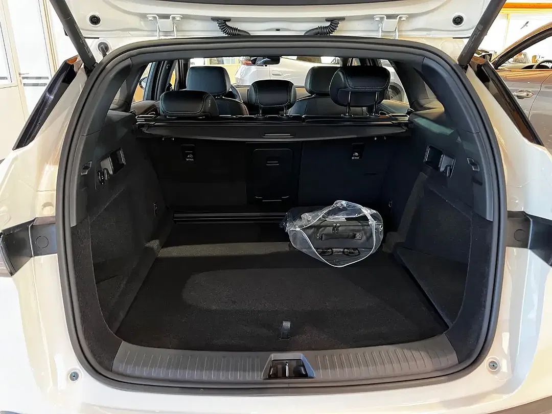 BYD Seal 6 - Thumbnail 9