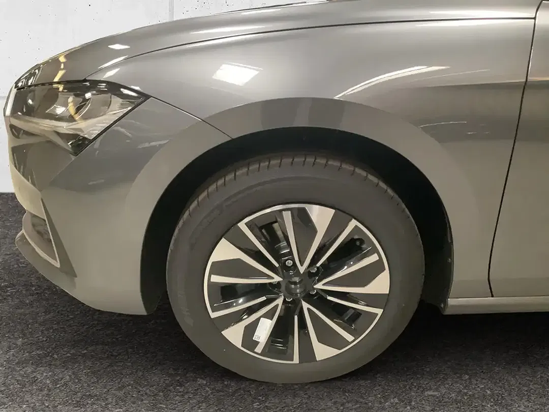 Skoda Superb - Thumbnail 8